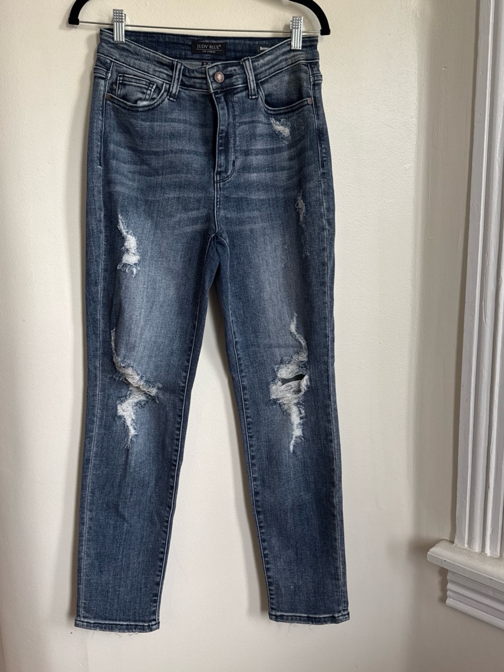 Judy Blue Women's Boyfriend Jeans - Dark Blue Distressed
